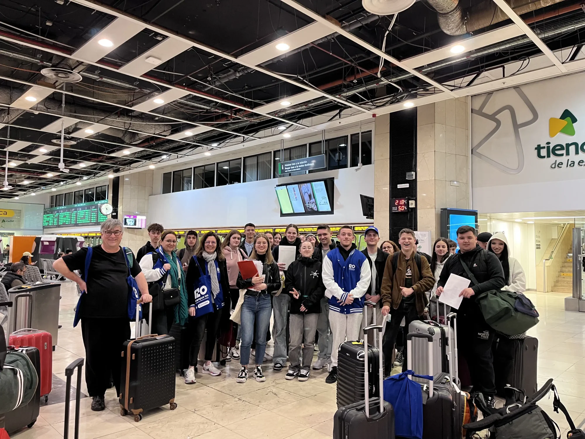 Arriv&eacute;e des &eacute;tudiants &agrave; Barcelone pour leur stage Erasmus+.