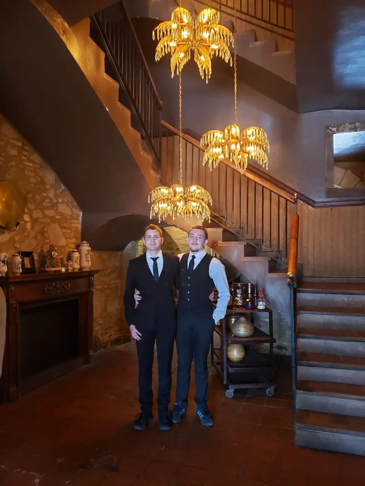 Des apprentis serveurs lors de leur stage Erasmus+ &agrave; Barcelone.