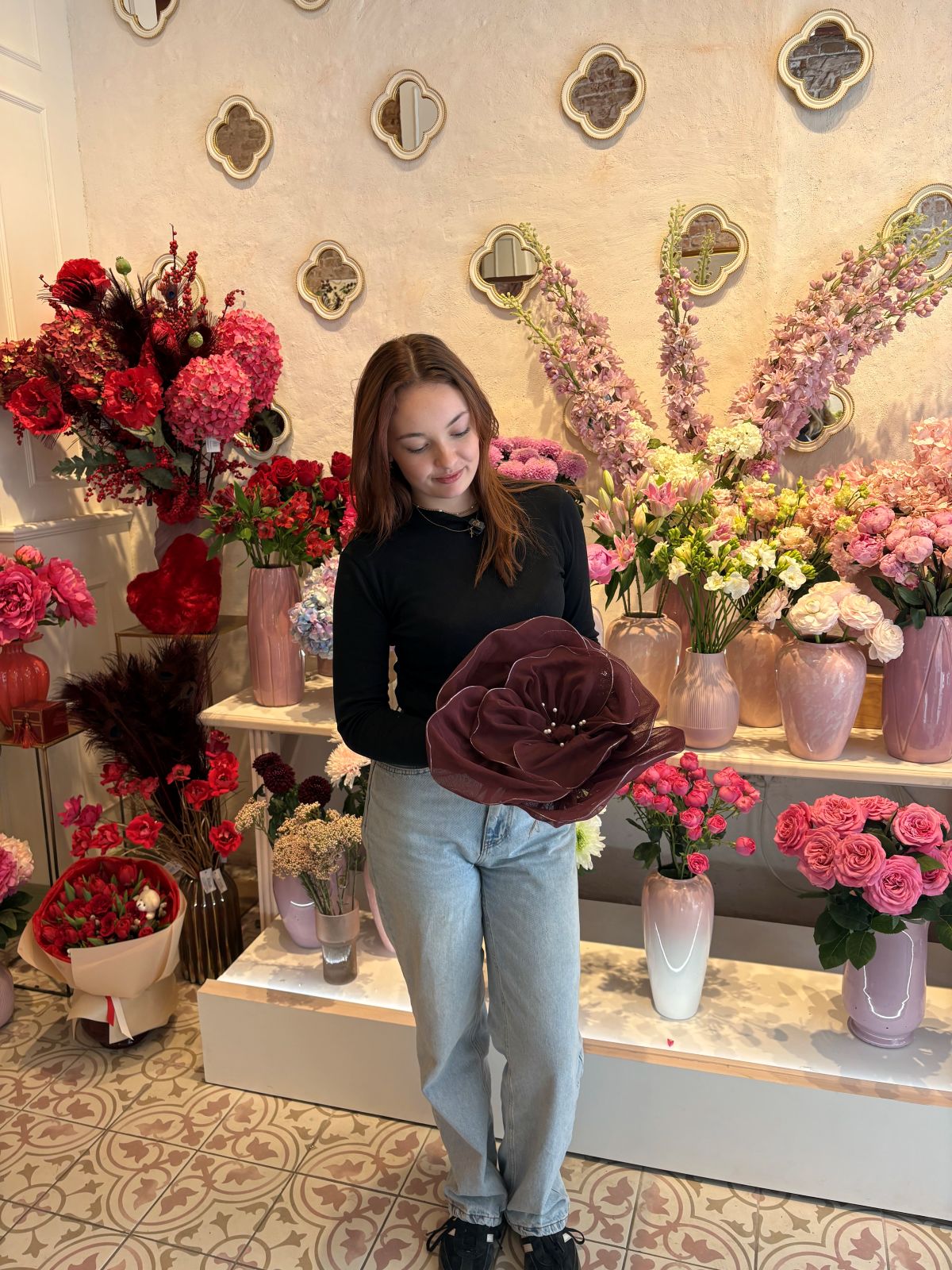 Alumna Erasmus+ en pr&aacute;cticas de florister&iacute;a