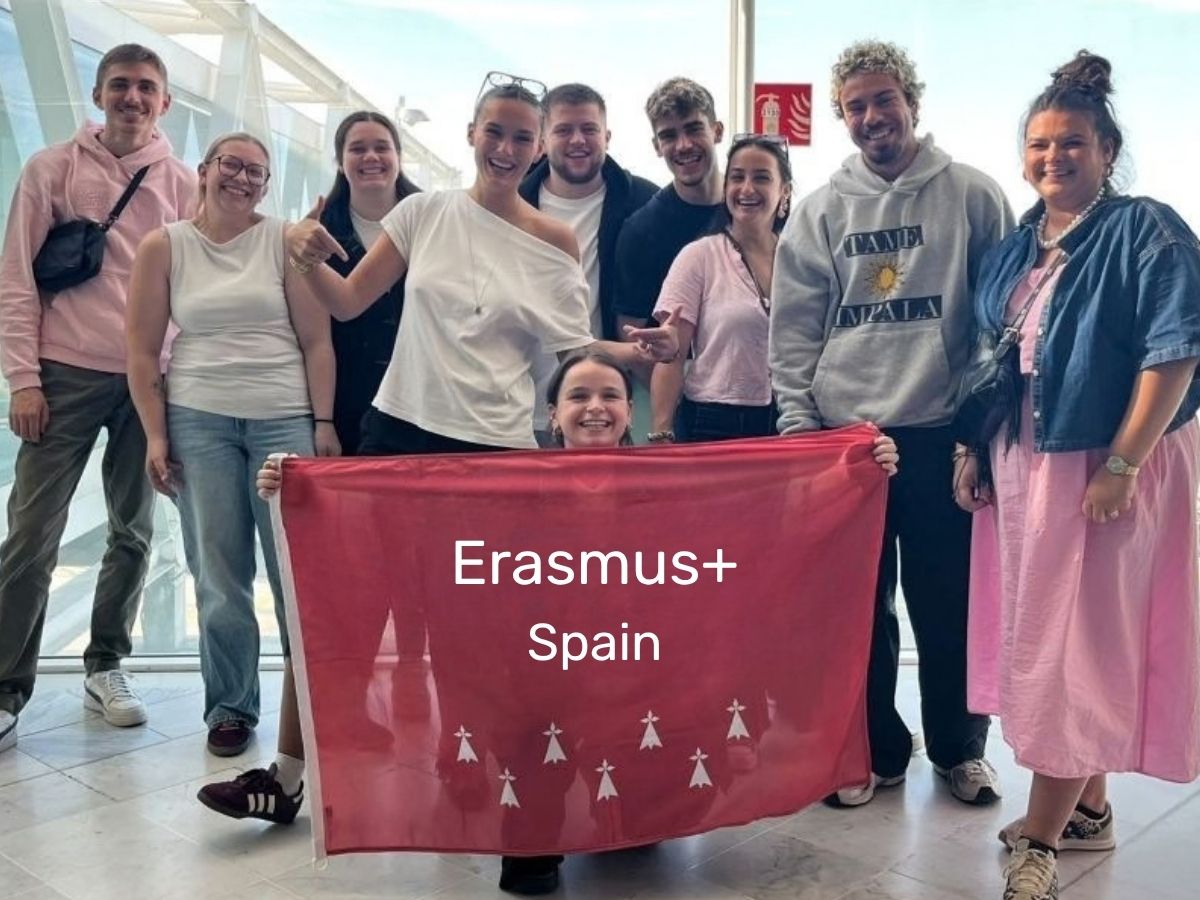 Groupe de participants Erasmus+ accompagn&eacute;s par Espamob